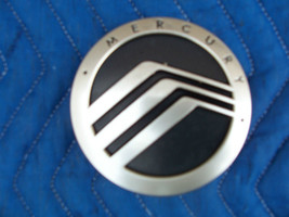 2004 2007 MONTEREY TAILGATE REAR DOOR EMBLEM OEM USED ORIG MERCURY PRT 2... - $780.42 MXN