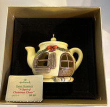 1980 Hallmark Ornament &quot;A Spot of Christmas Cheer&quot; Teapot Chipmunk Diorama W/Box - $31.79