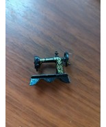 VTG Dollhouse Miniature Black/Gold  Sewing Machine Cast Iron Metal Diorama - €4,24 EUR