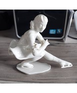 HR LORENZ HUTSCHENREUTHER SKATER FIGURINE ARTIST SIGNED - $49.50