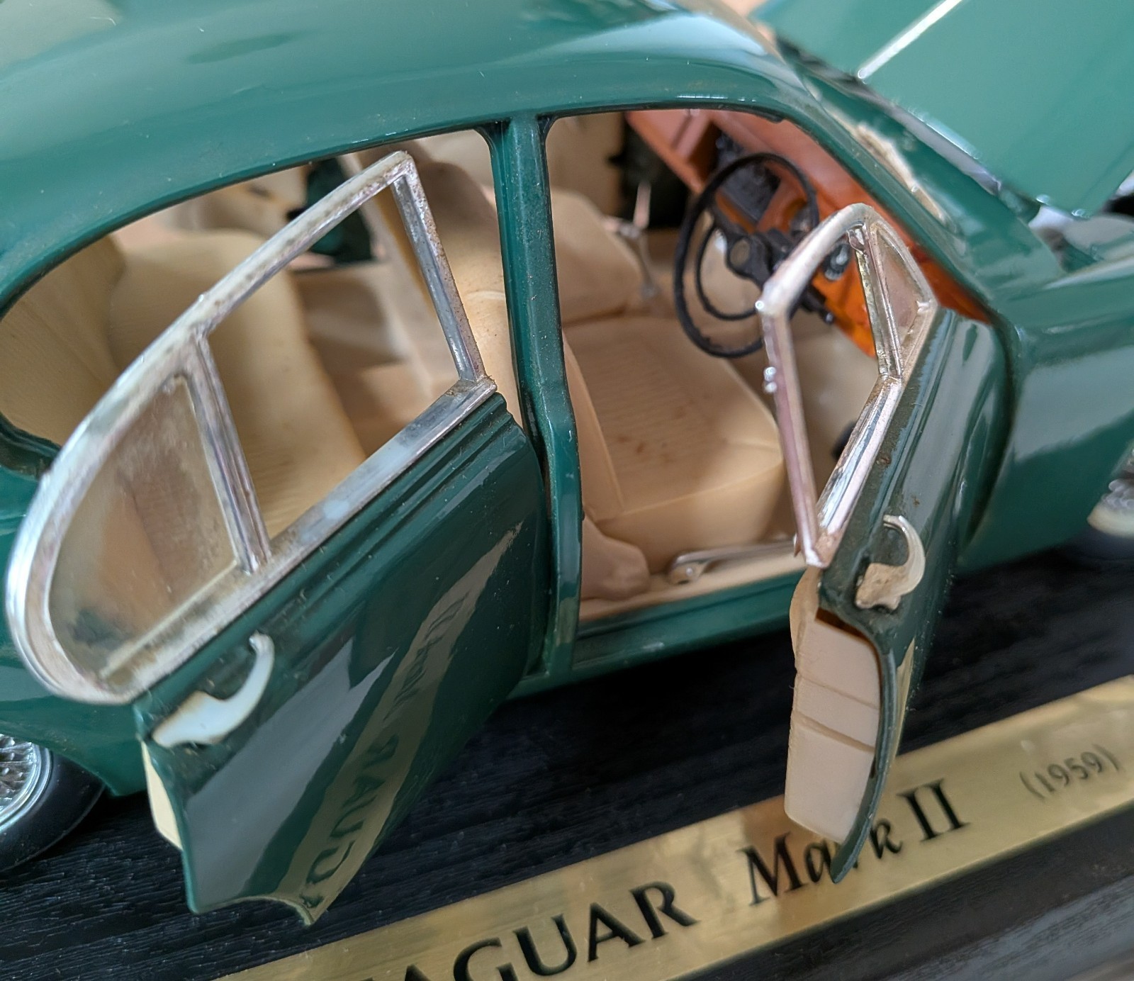 Maisto 1:18 Die Cast Special Edition Jaguar Mark II - NOS - FREE SHIPPING Item image 3