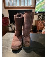 UGG Classic Tall 5815 Sheepskin Boots Womens Size 8 Brown Leather - $21.95