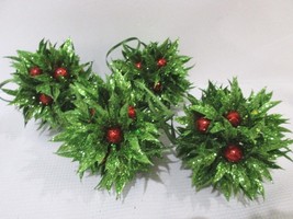 (4) Christmas Grinch Holly Berries Tee Ornaments Balls 3.5&quot; Green Glitter - $371.47 MXN