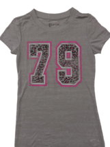 Energy Graphic Tee Top Women&#39;s Juniors NWT Size M Gray Pink Number 79 - £14.39 GBP