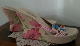 Go Max ~ Women&#39;s Size 8 ~ Floral Design ~ 4.5&quot; Wedge Sandal ~ 1&quot; Platform - £23.56 GBP