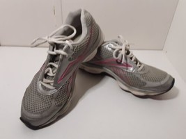 Reebok RunTone Action Women&#39;s Size 9 Low Top Running Shoes Silver Pink - £15.63 GBP