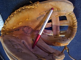 Vintage Baseball Glove [SPT10137] - $665.26 MXN