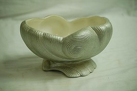 Vintage Shawnee Art Pottery Silver Seashell Footed Planter 1418 Ceramic USA MCM - £23.45 GBP