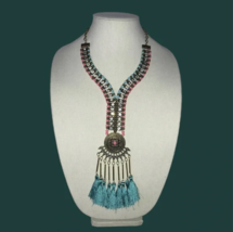 Gorgeous Neckline Fashion Statement Necklace - £67.94 GBP