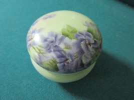 Mid Century JAPAN Noritake Violets Bouquet Pill Box [88b] - £19.88 GBP