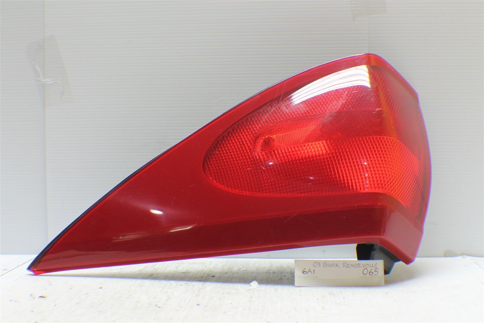 2002-2003 Buick Rendezvous Right Pass Genuine OEM tail light 65 6A1 - £14.46 GBP