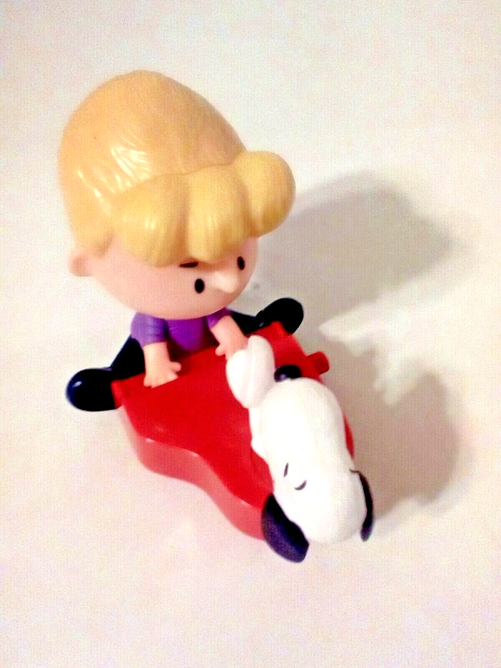 Primary image for McDonald's 2015 The Peanuts Movie Sally Brown & Snoopy Toy 3 1/2" By 3"