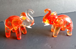 Pair of Lenox Red Art Glass Elephant Figurines &quot;Elephant Kisses&quot; - £27.69 GBP