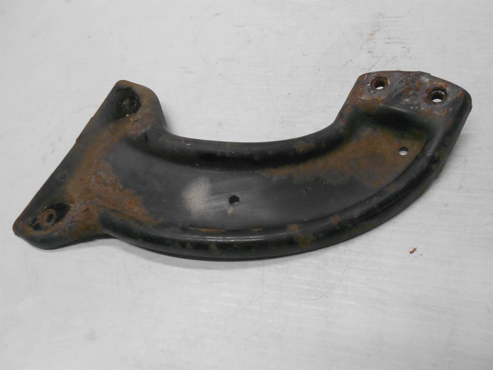 99-07 Chevy Silverado / GMC Sierra DRIVER LEFT FRONT FENDER BRACKET  - $24.95