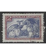 1935+ ARGENTINA Stamp - Fruit 2P, SC#447 D58 - £0.77 GBP