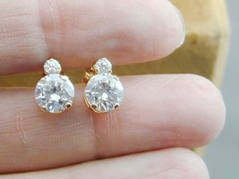 14k Yellow Gold 2 Round CZ Pierced Earrings 4.72 CT Total Weight - £94.14 GBP