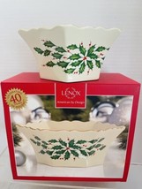 Lenox Holiday Archive Paneled Bowl 7-inch NEW Holly Berries - £29.04 GBP