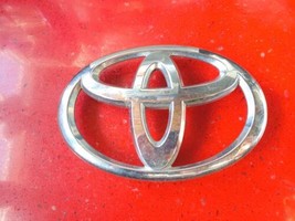 Genuine OEM Toyota 2006-2012 RAV4 Front Panel Radiator Grille Emblem 753... - $18.89