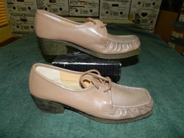 NIB TROTTERS New WK LDY Ecru Beige Occupational Leather Tie Heel Size 7 B - $29.39