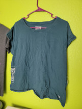 Womens Mountain Hardwear Shirt Hourglass Size Large  - $25.97