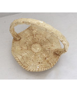 Vintage ceramic egg basket Easter single egg display basket holiday decor - $27.70 CAD
