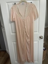 Vanity Fair Made in USA peach pink 3 button robe small vintage lace Nigh... - $24.30