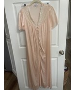 Vanity Fair Made in USA peach pink 3 button robe small vintage lace Nightgown - £19.03 GBP