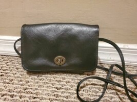 Black Leather Purse with Turn Lock 25&#39;&#39; Strap Drop - $14.99