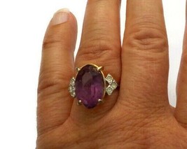 Oval Cut Gold Toned Ring Sz 6.75 Lavender And White Loose Chipped Stone Jewelry - $9.99