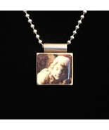 Scrabble Tile Pendant (19.278) - $285.59 MXN