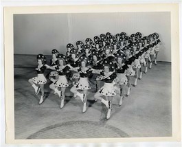 1942 Ice Follies Lady Dancers Group Photo  - £14.19 GBP