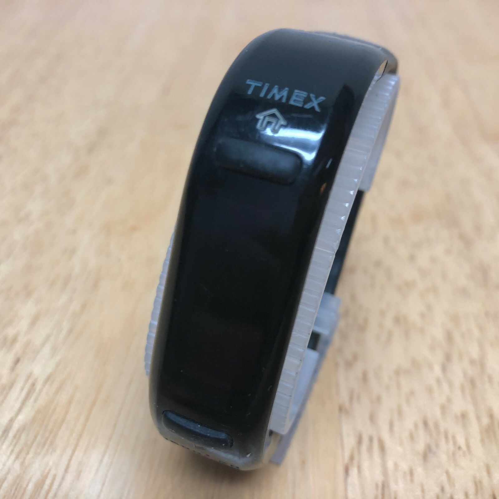 Timex Ironman Bluetooth Fitness Activity Tracker Wristband Watch Hour~Untested - $18.56