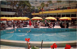 Vtg Postcard Hotel Statler Los Angeles California, Patio and Pool Dining - $5.84