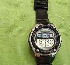Casio Illuminator Digital Watch Men Silver Tone 3198 AE-2000W World Time - £22.21 GBP