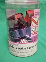 NEW Wilton 9-Piece Sweetheart Cookie Cutter Set Valentines Day Fun - £10.94 GBP