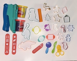 Play-Doh Set Of 29 Pieces Christmas Cutouts ,  Shapes Cutouts , Rolling Pin Etc. - £15.80 GBP