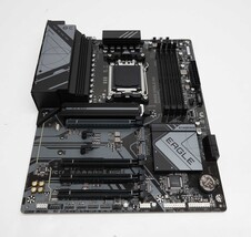 GIGABYTE B650 Eagle AX AM5 LGA 1718 AMD B650 ATX DDR5 Triple M.2 Motherboard image 3