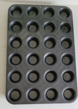 Pampered Chef Mini Muffin Pan 24 Muffins Metal Baking Kitchen Nevermore ... - $14.99