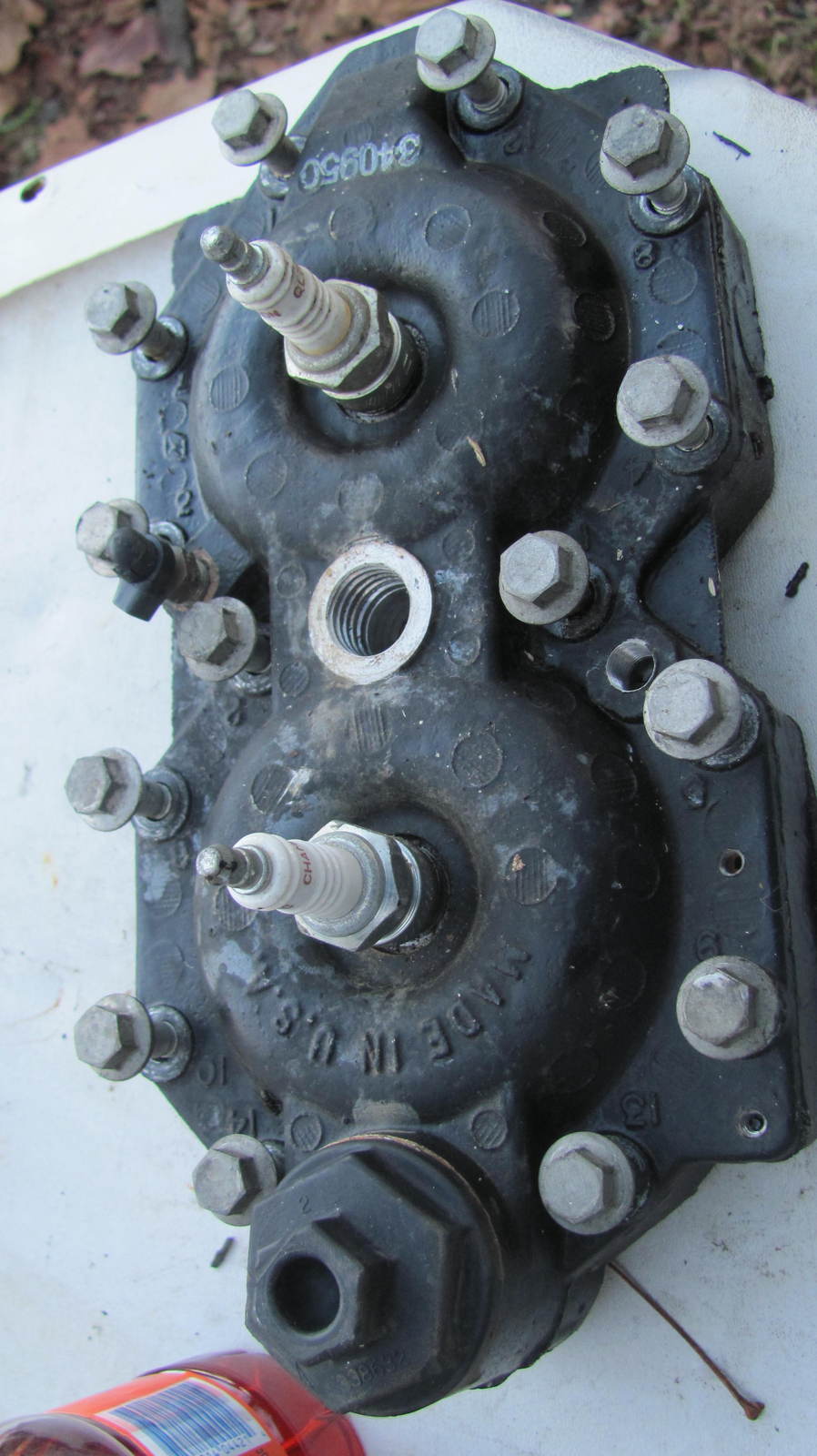 Johnson 115 Cylinder HEAD 340950 fresh Water 2001 - $131.90