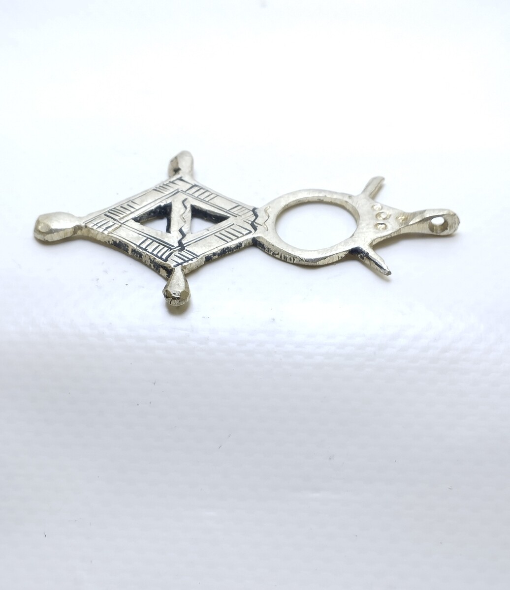 Tuareg Cross Pendant – Handmade Silver Tribal Berber Amulet from Morocco Item image 4