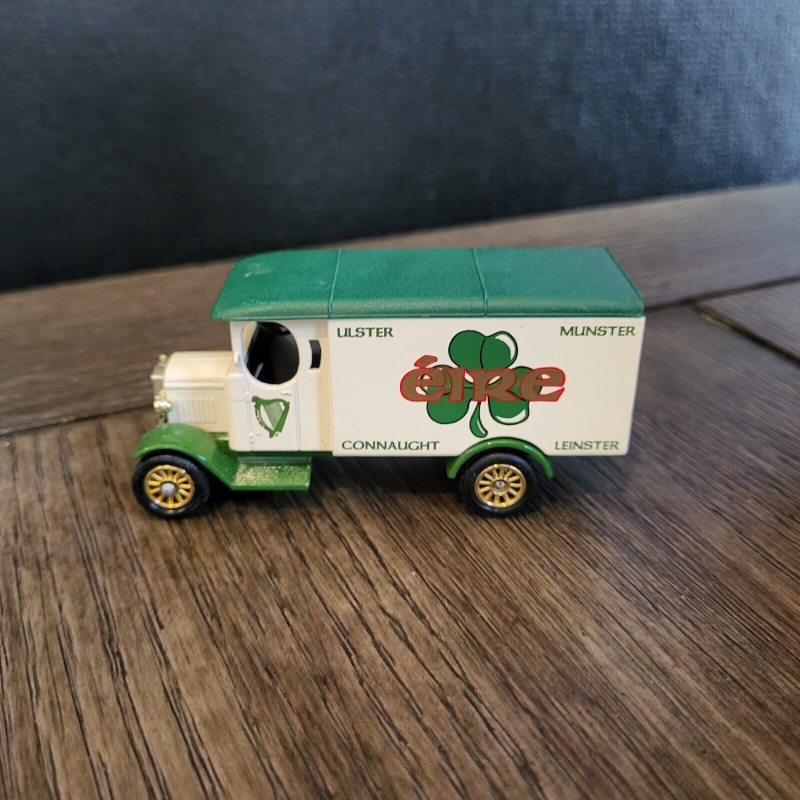 LLEDO PREMIER COLLECTION - DG43 MORRIS LIGHT TRUCK - 'Eire - $5.99