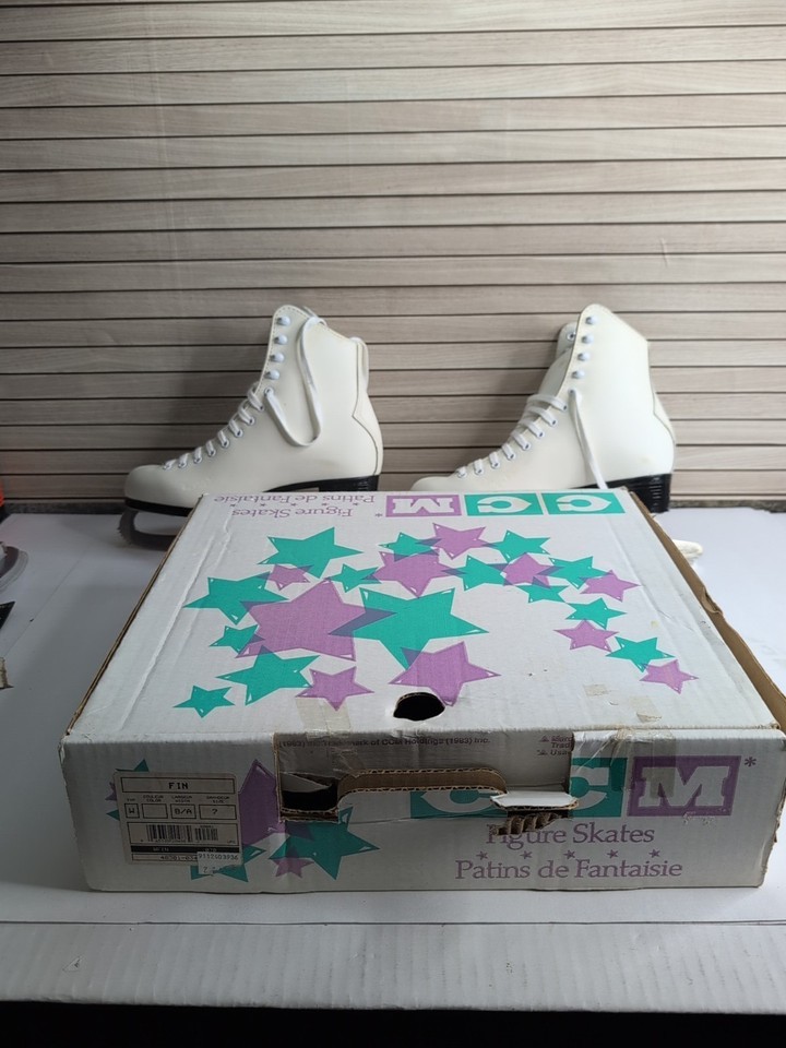 Vntg CCM USA Pastime Leather Steel Arch Figure Ice Skates Womens Size 7 ... - $39.99