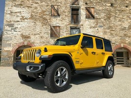 2018 Jeep Wrangler Sahara Unlimited in yellow | 24x36 inch POSTER | off ... - $20.56