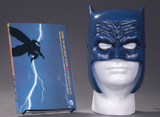 Frank Miller Art Batman Dark Knight Returns Book & Mask Set DC Collectibles  - $49.49