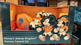 Disney Animal Kingdom Mickey Mouse Remote Control Car NEW image 1