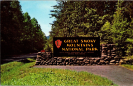 Entrance To The Great Smoky Mountains National Park Postcard (B10) - £6.26 GBP