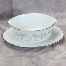 Noritake Savannah 2031 Gravy Boat with attached Underplate 8&quot; Near Mint - $17.35 CAD