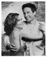 1993’s THE X-FILES Mulder &amp; Scully enjoy a cuddle b/w 8x10 portrait - $7.99
