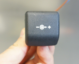 2014-2016 bmw 528i f10 power outlet cover 12v lighter plug hinge 6904008 - $29.74