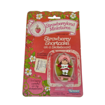 STRAWBERRYLAND MINIATURES STRAWBERRY SHORTCAKE ON A SKATEBOARD LOOSE W/ ... - €18,15 EUR